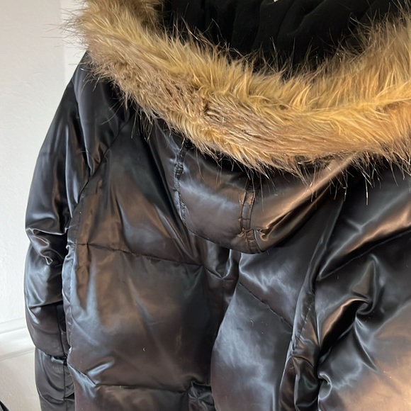 Super warm, black, puffy coat with fuzzy hood - Picture 6 of 7